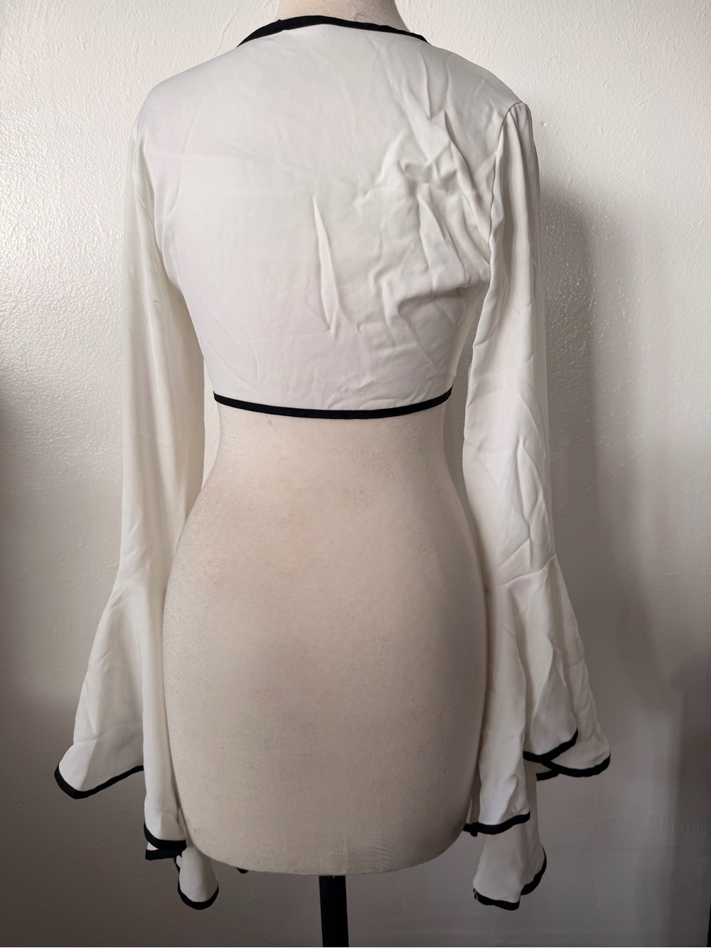 Nasty Gal White Tie-Front Crop Top with Black Trim - Picture 3 of 5